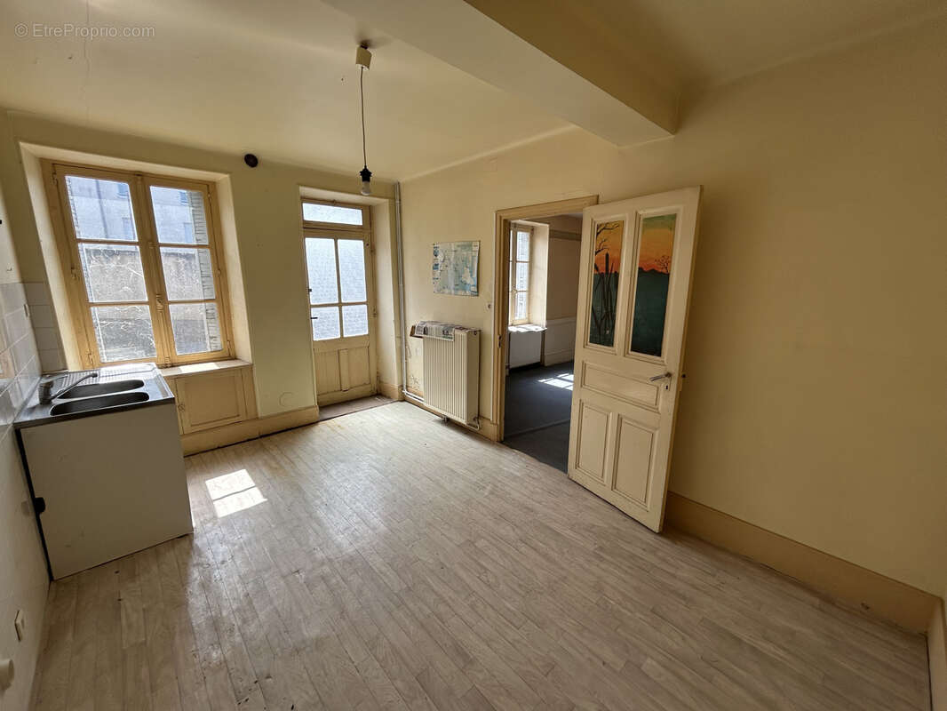 Maison à PUY-GUILLAUME