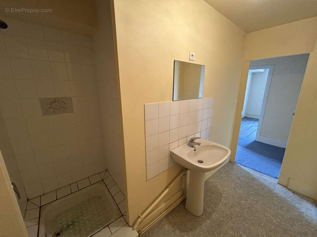 Maison à PUY-GUILLAUME