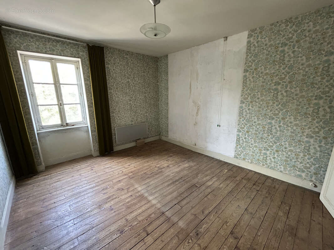 Maison à PUY-GUILLAUME