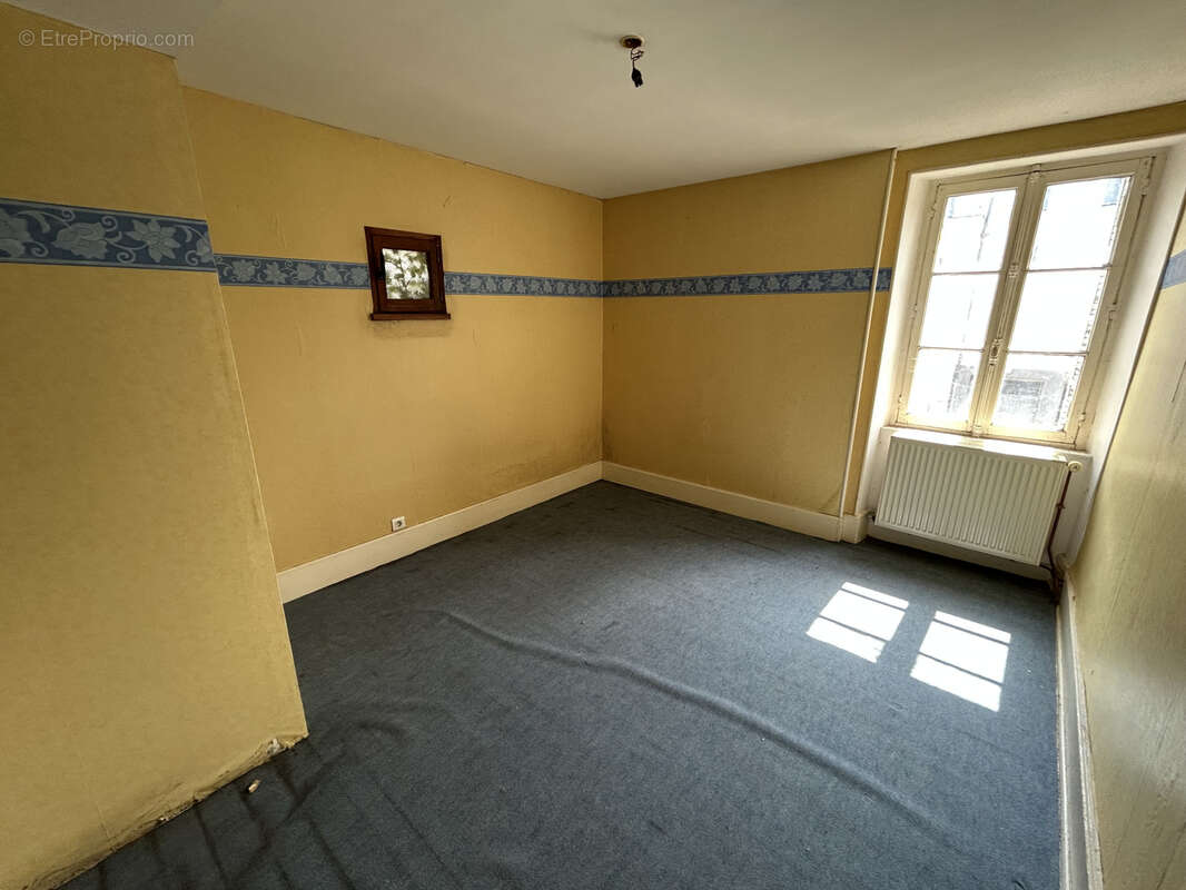 Maison à PUY-GUILLAUME