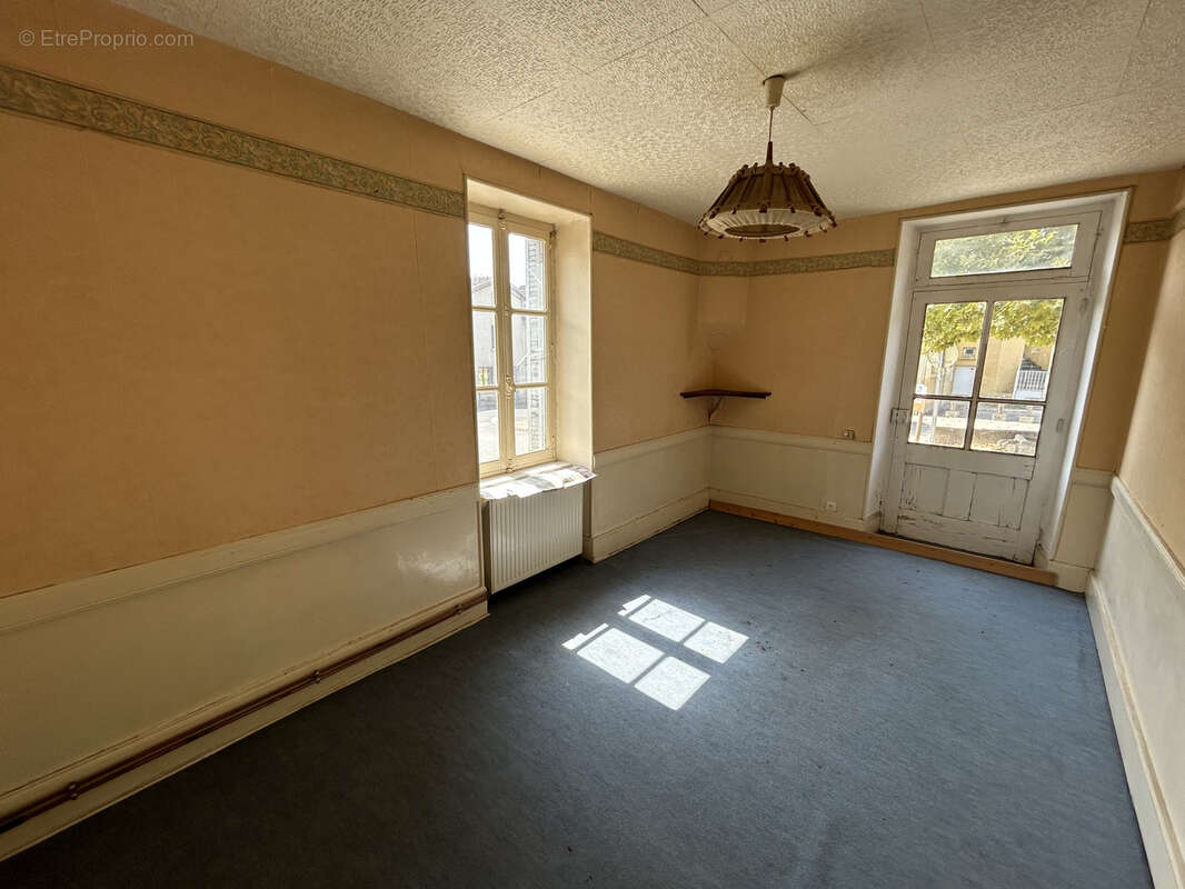 Maison à PUY-GUILLAUME