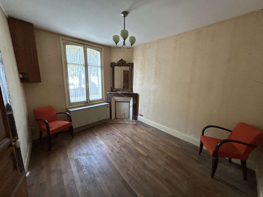 Maison à PUY-GUILLAUME