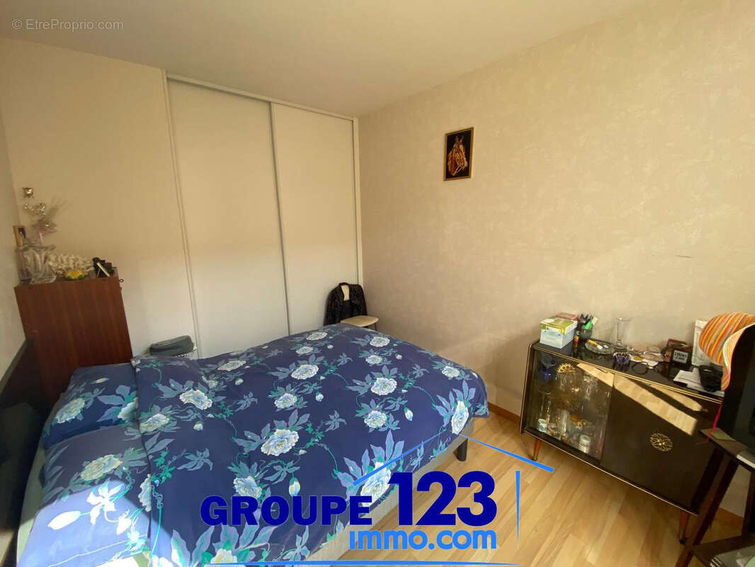 Appartement à LIGNY-LE-CHATEL