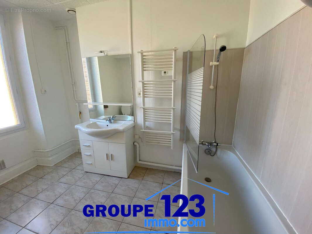 Appartement à LIGNY-LE-CHATEL