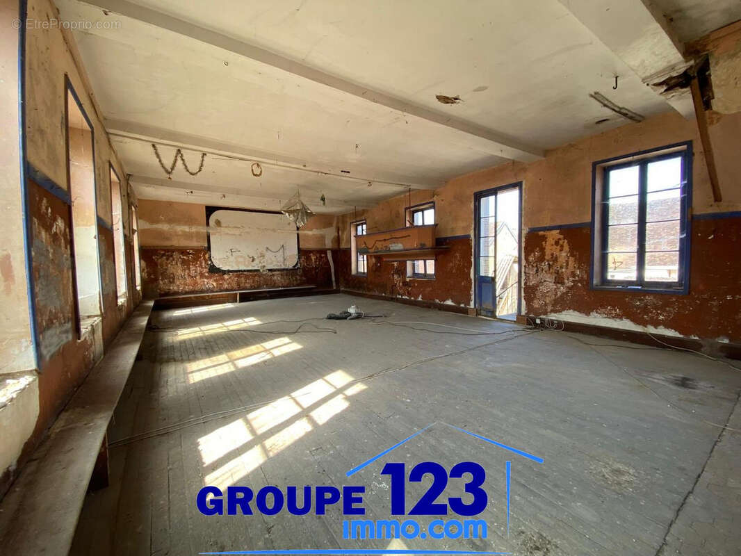 Appartement à LIGNY-LE-CHATEL