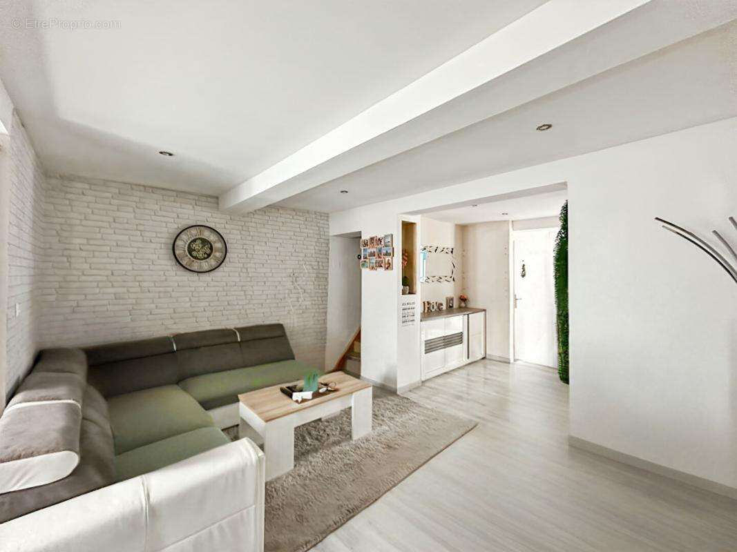 Maison à LES MAZURES