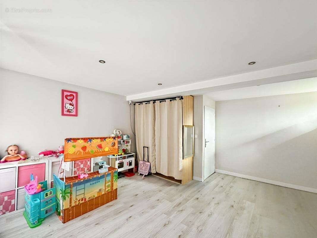 Maison à LES MAZURES