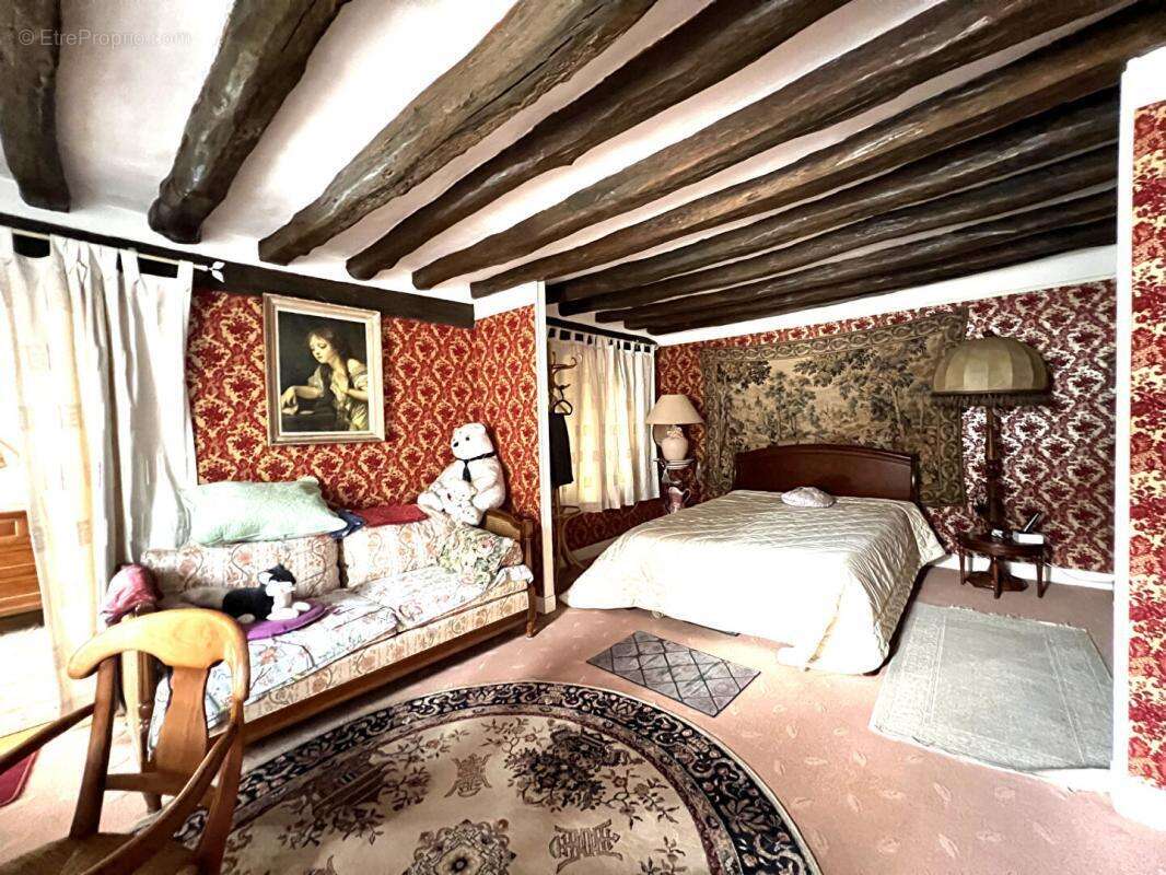 Maison à NEAUPHLE-LE-CHATEAU