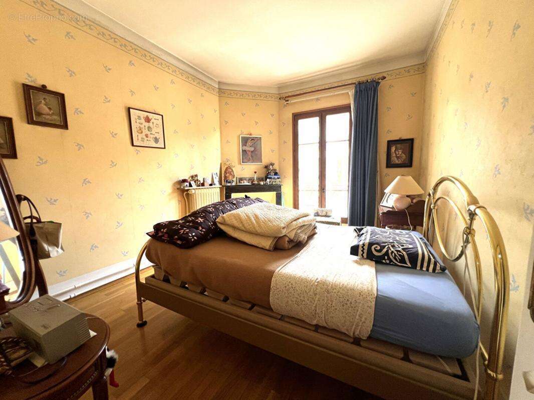 Maison à NEAUPHLE-LE-CHATEAU