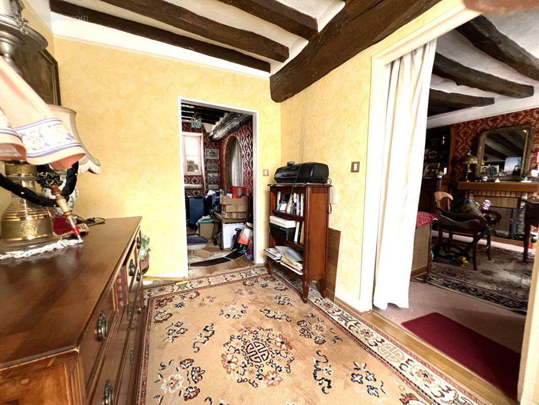 Maison à NEAUPHLE-LE-CHATEAU