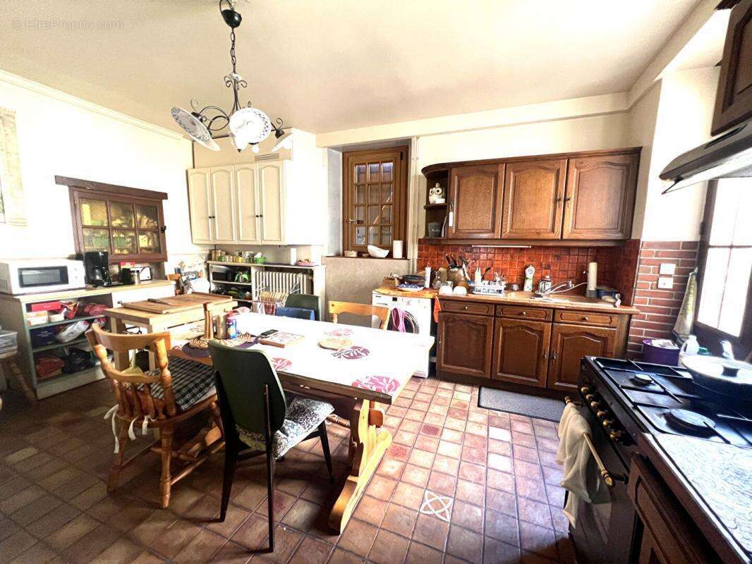 Maison à NEAUPHLE-LE-CHATEAU