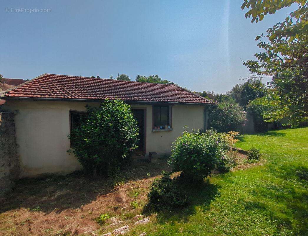 Maison à MONTALET-LE-BOIS