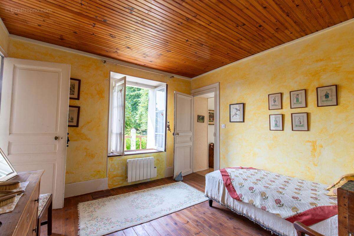 Maison à MONTALET-LE-BOIS