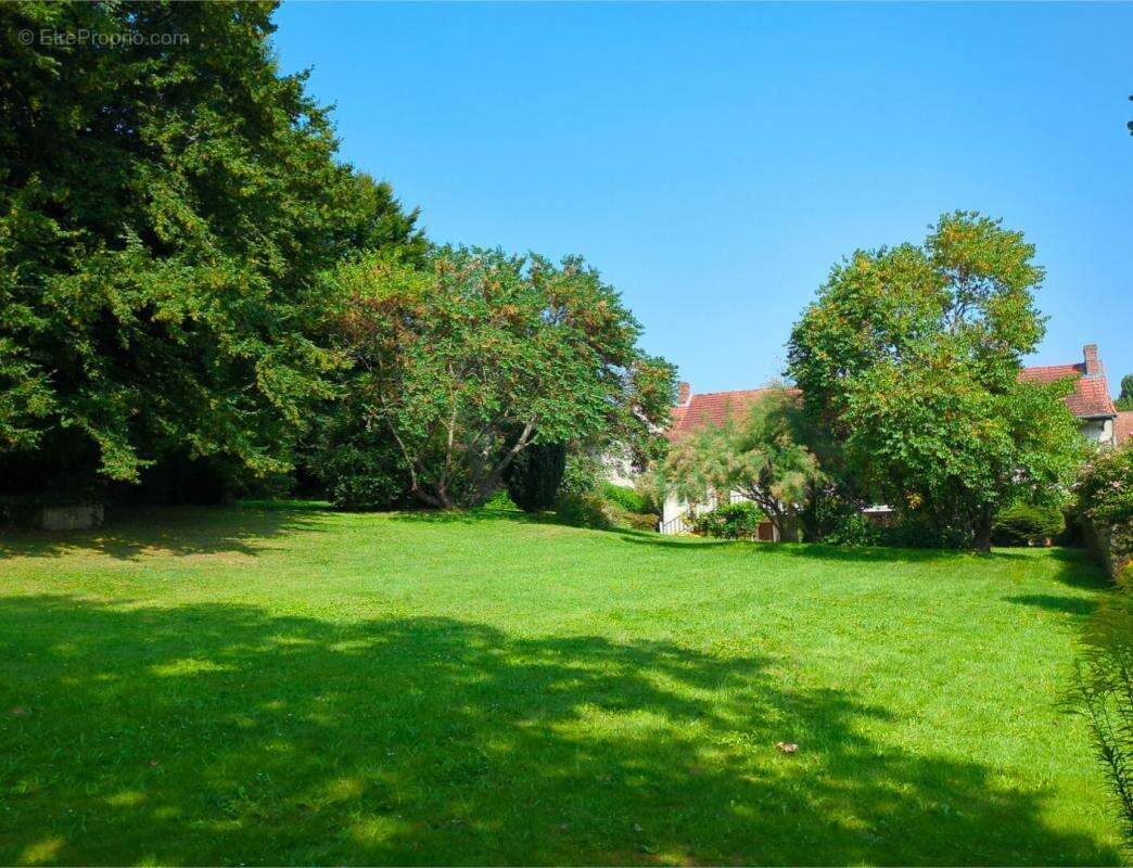 Maison à MONTALET-LE-BOIS