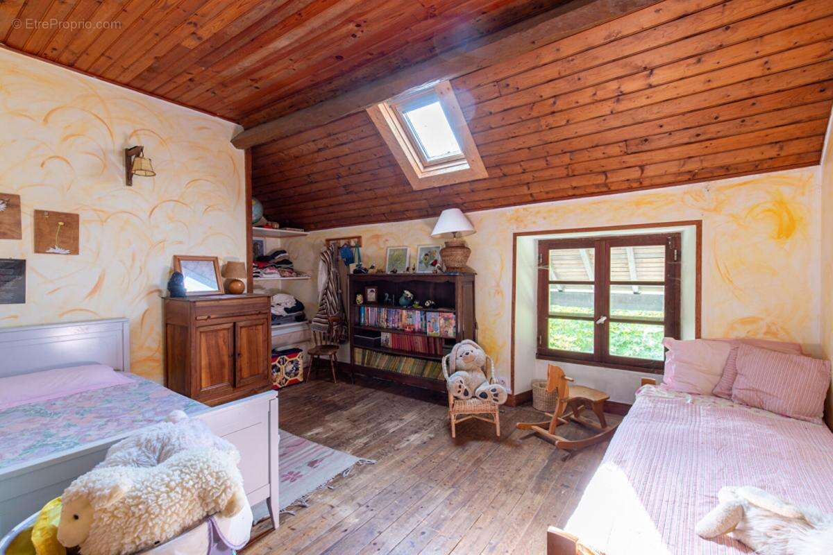 Maison à MONTALET-LE-BOIS