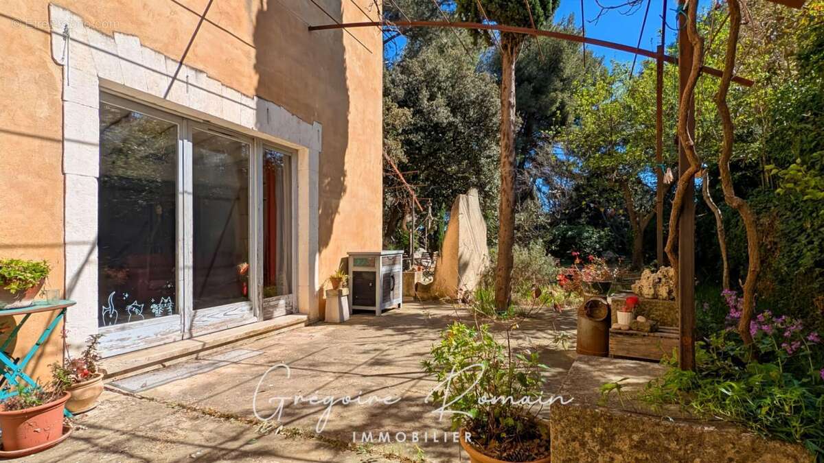 Maison à SAINT-CHAMAS