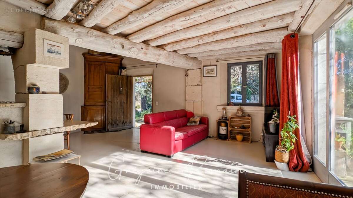 Maison à SAINT-CHAMAS