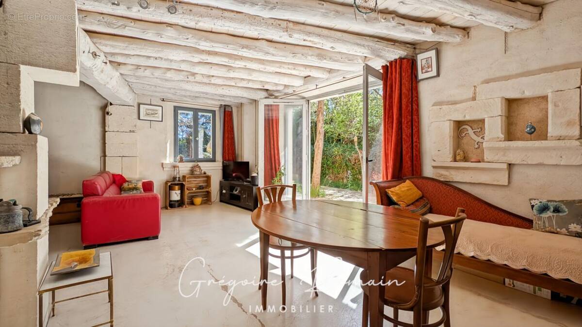 Maison à SAINT-CHAMAS