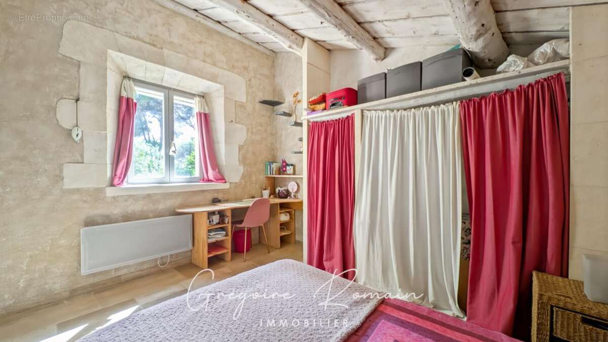 Maison à SAINT-CHAMAS