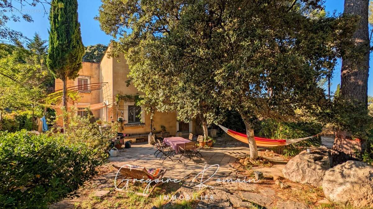 Maison à SAINT-CHAMAS