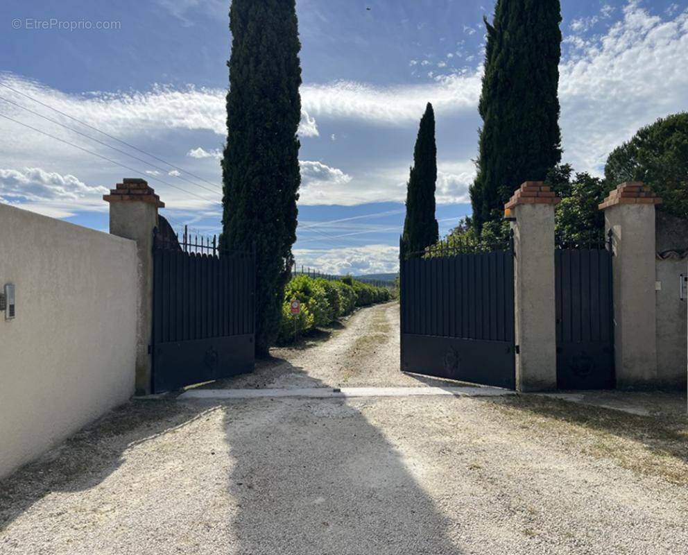 Maison à MONTELIMAR