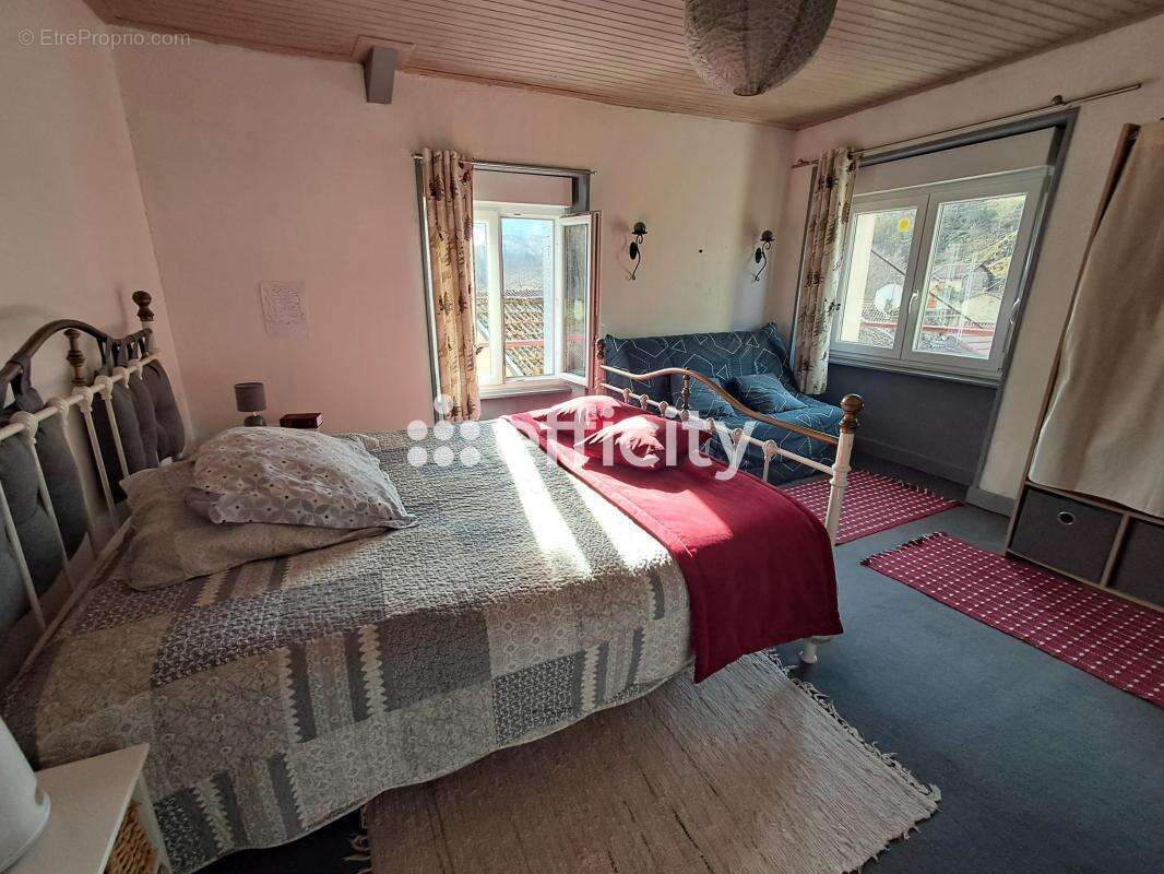 Maison à AURIAC-L'EGLISE