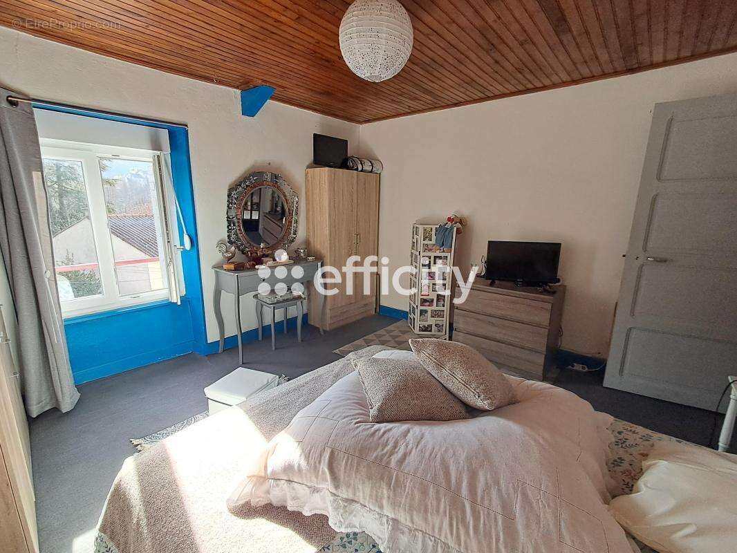 Maison à AURIAC-L'EGLISE