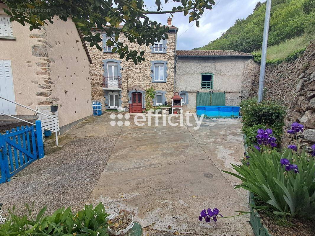 Maison à AURIAC-L&#039;EGLISE