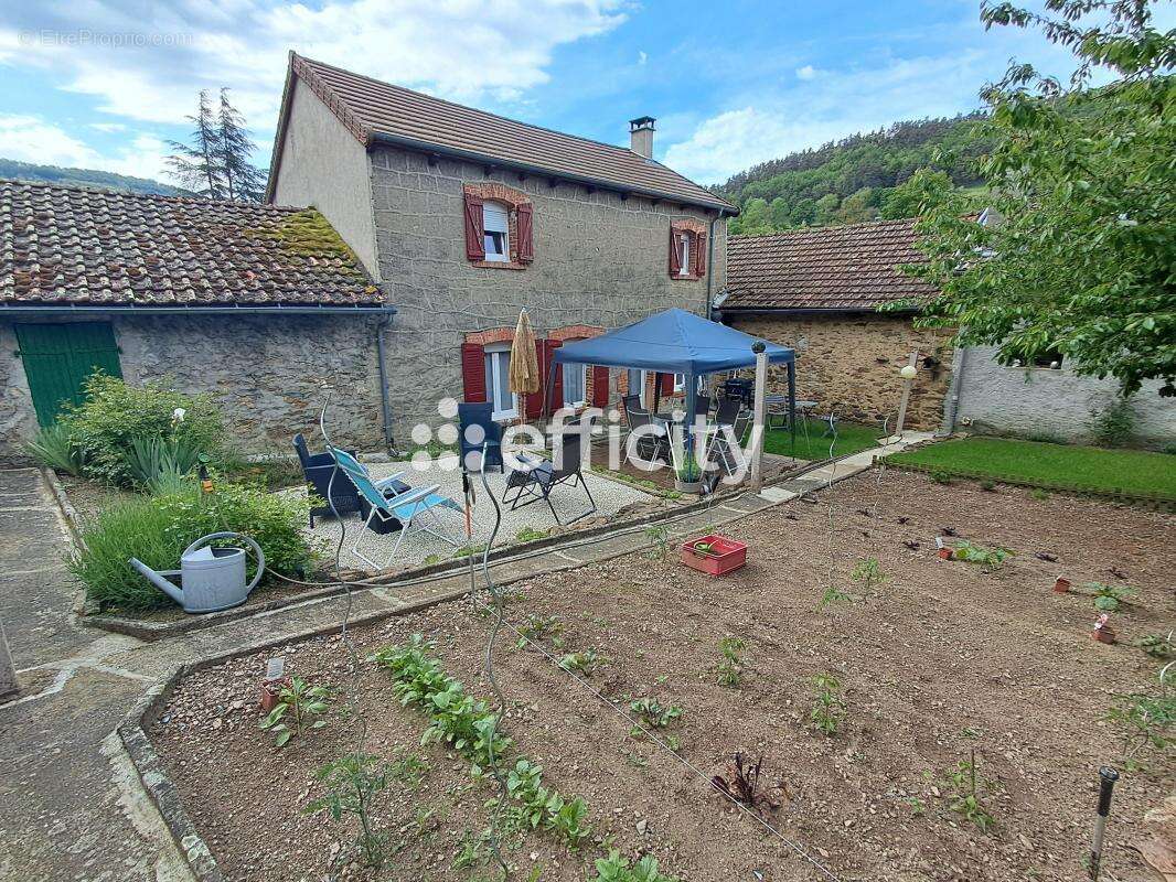 Maison à AURIAC-L'EGLISE