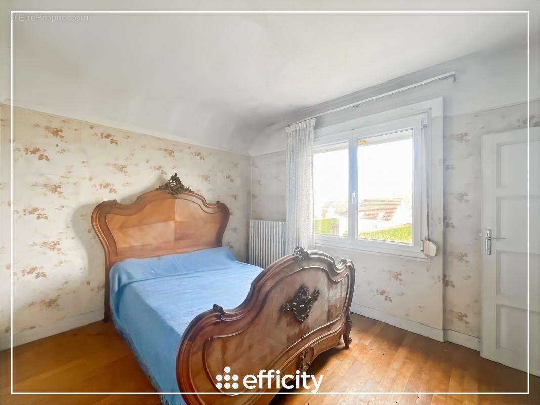 Maison à FONTENAY-TRESIGNY