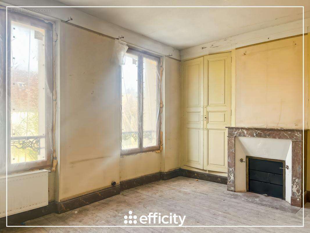 Maison à MARLES-EN-BRIE