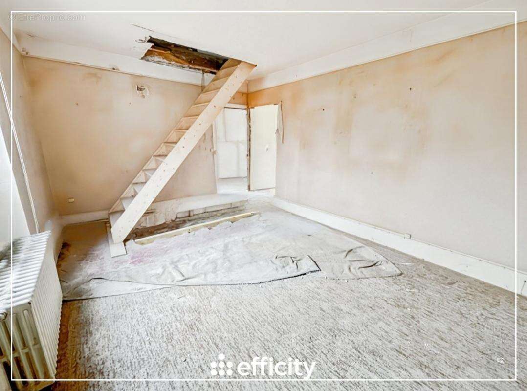 Maison à MARLES-EN-BRIE