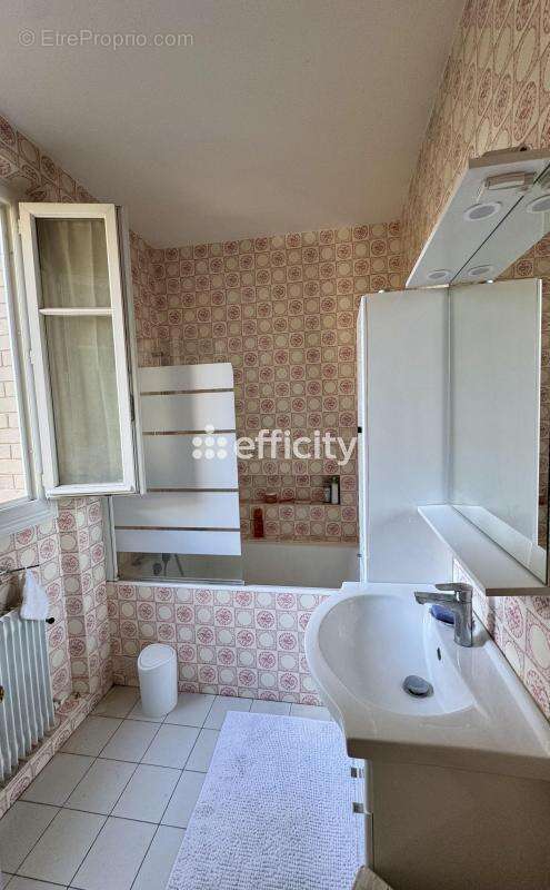 Appartement à PARIS-12E