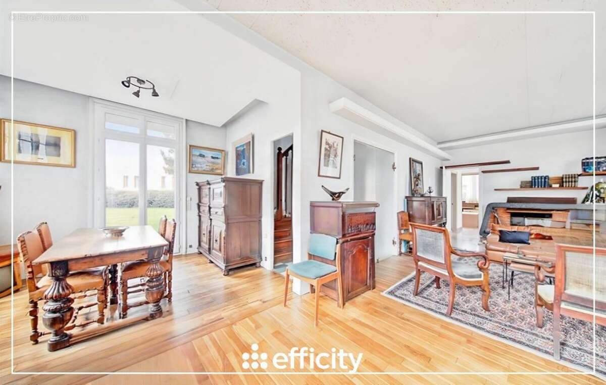 Maison à FONTENAY-TRESIGNY