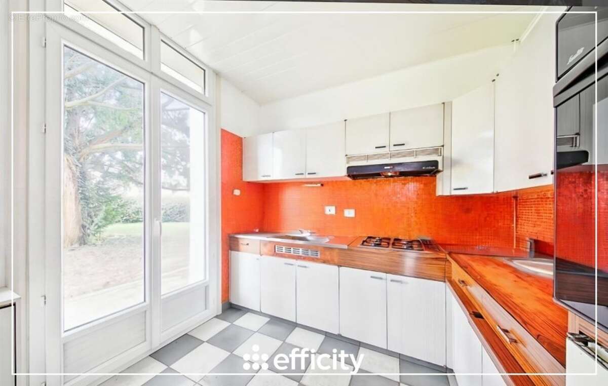 Maison à FONTENAY-TRESIGNY