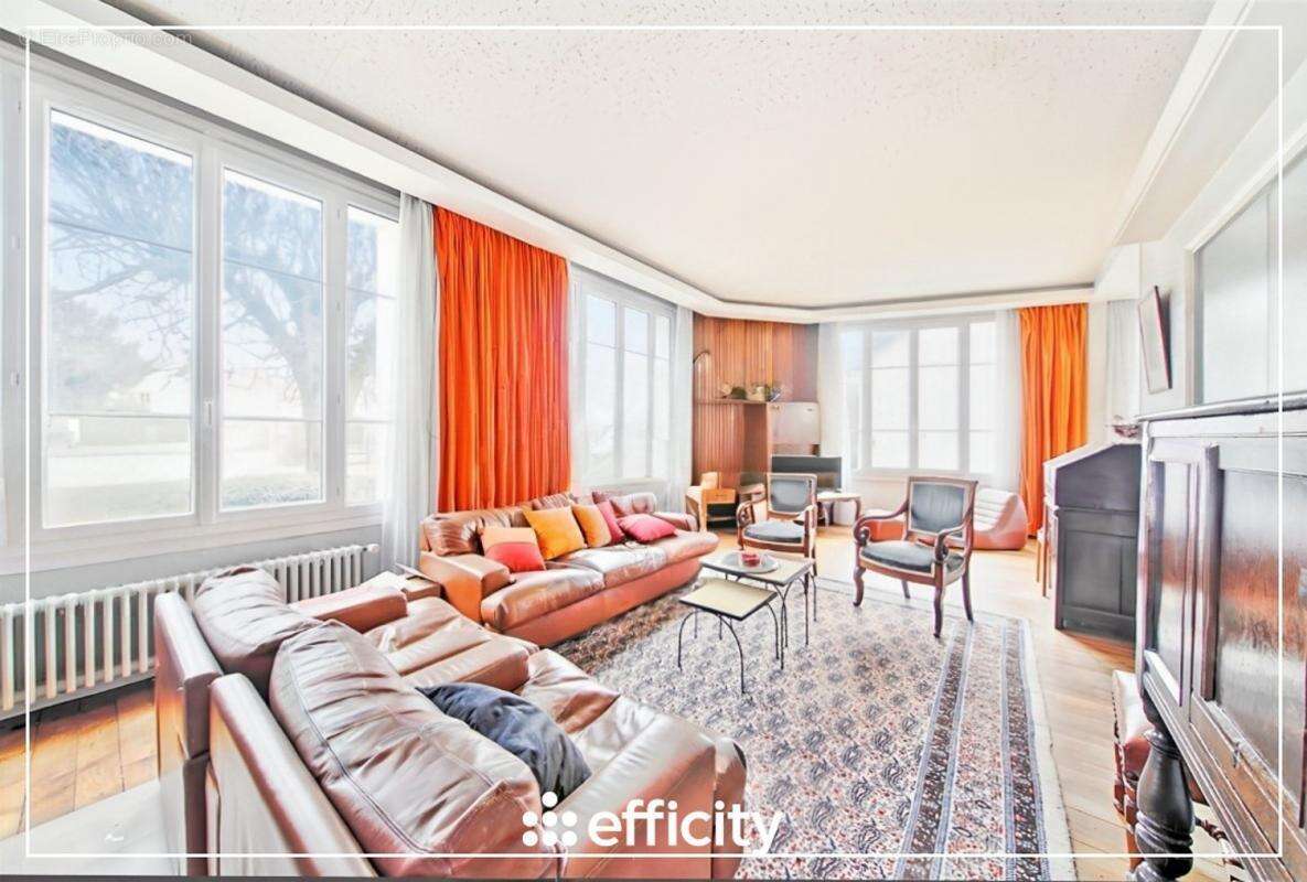 Maison à FONTENAY-TRESIGNY