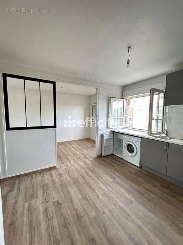 Appartement à PARIS-20E