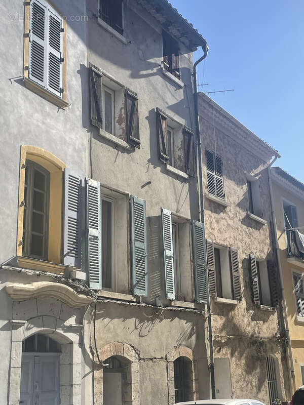 Appartement à LA VALETTE-DU-VAR