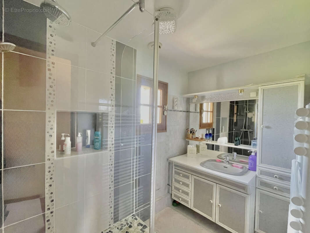 Maison à NOTRE-DAME-D&#039;OE