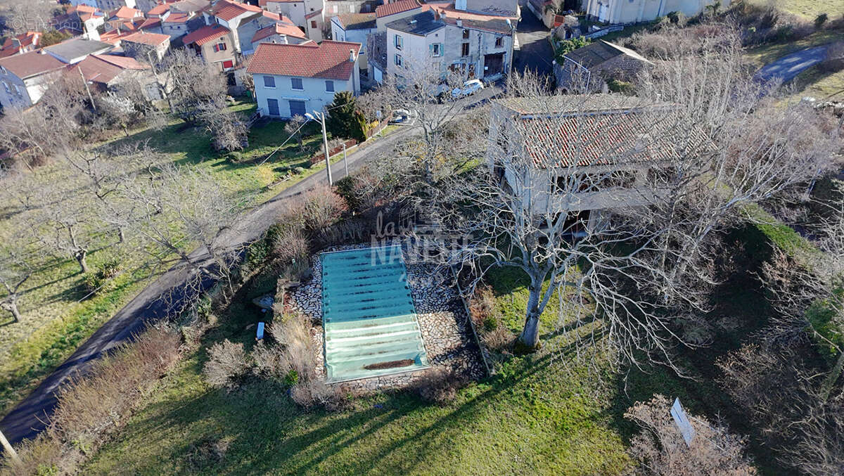 Maison à VEYRE-MONTON