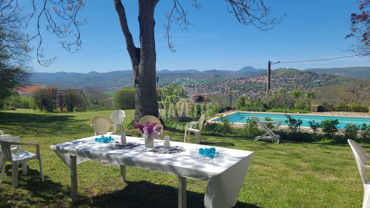 Maison à VEYRE-MONTON