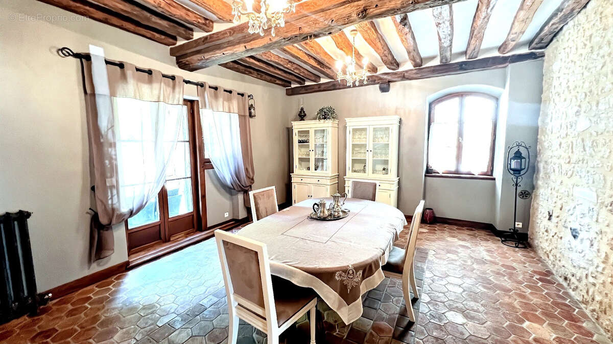 Maison à GUIGNEVILLE-SUR-ESSONNE