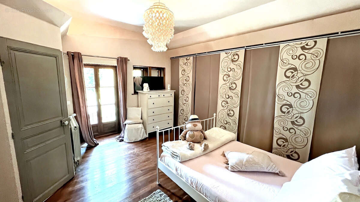 Maison à GUIGNEVILLE-SUR-ESSONNE