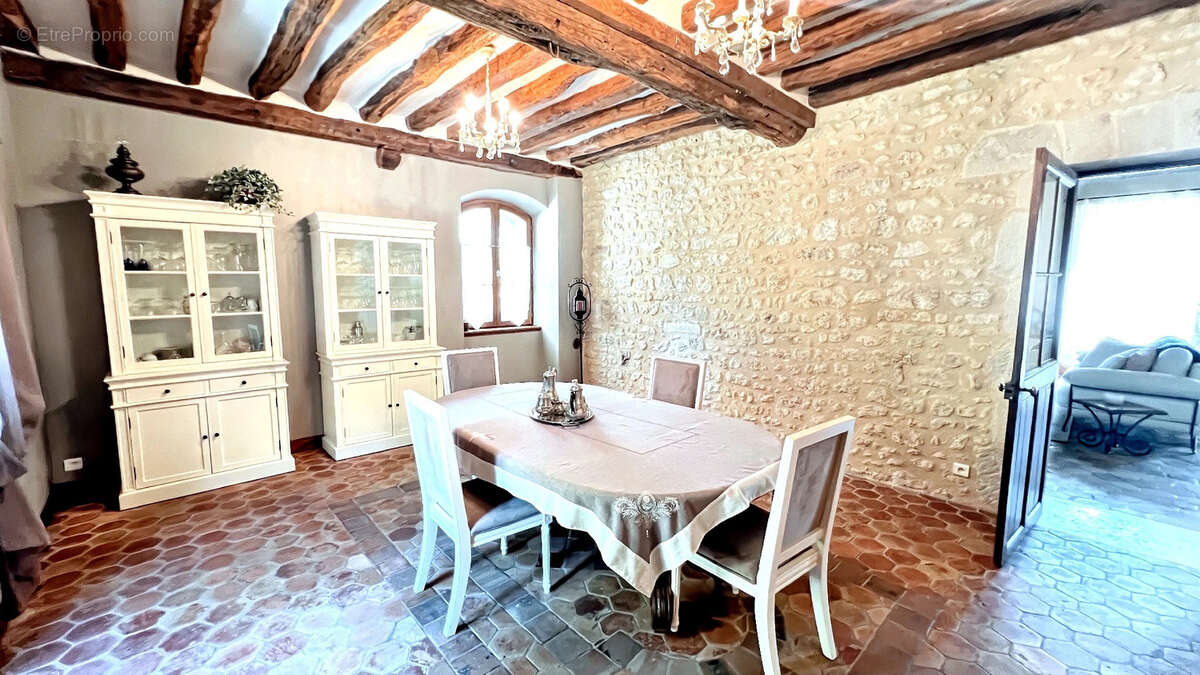 Maison à GUIGNEVILLE-SUR-ESSONNE