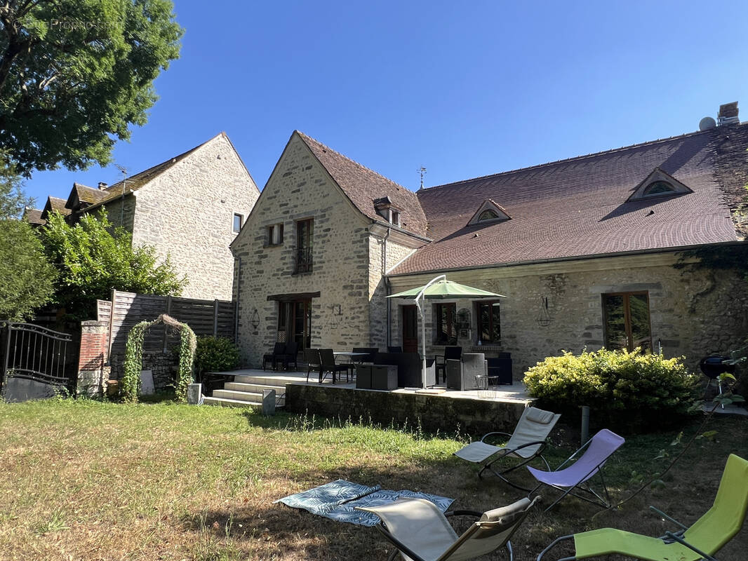 Maison à GUIGNEVILLE-SUR-ESSONNE