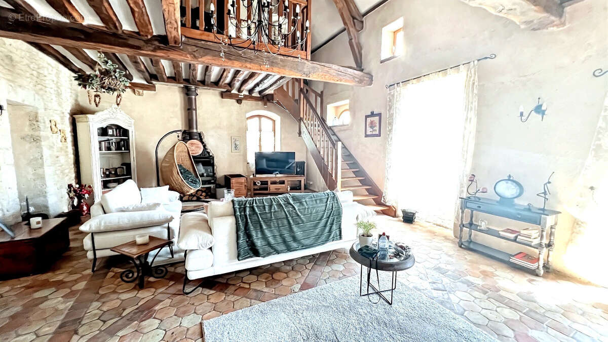 Maison à GUIGNEVILLE-SUR-ESSONNE