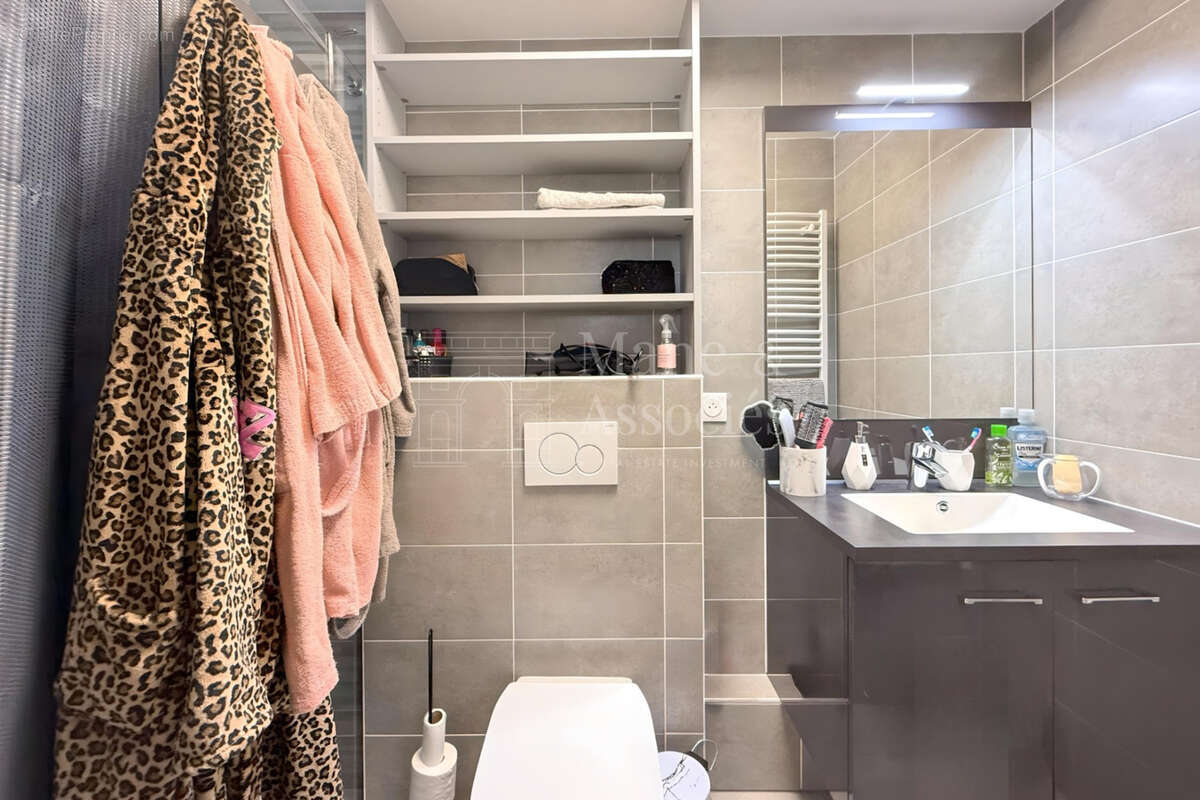 Appartement à CHARENTON-LE-PONT