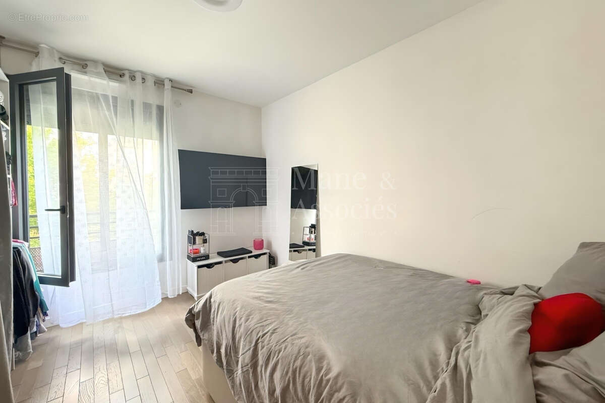 Appartement à CHARENTON-LE-PONT