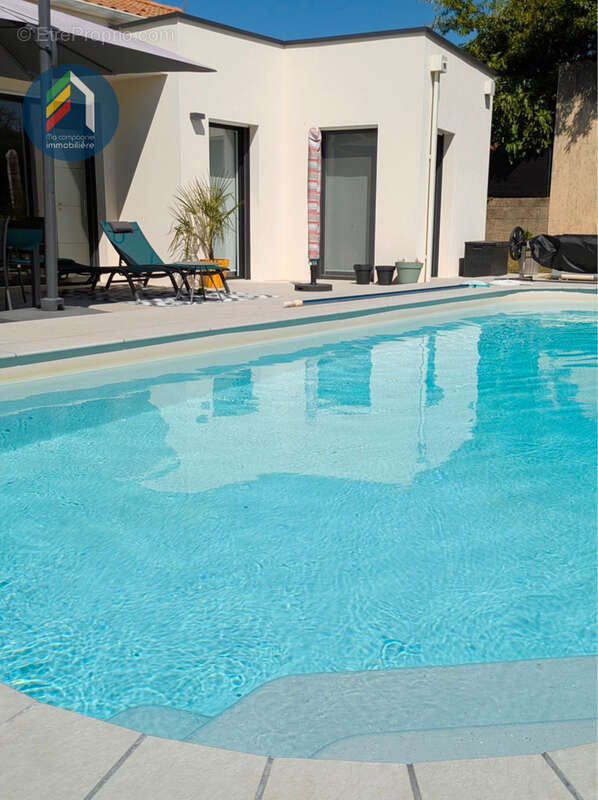 Maison à LES HERBIERS