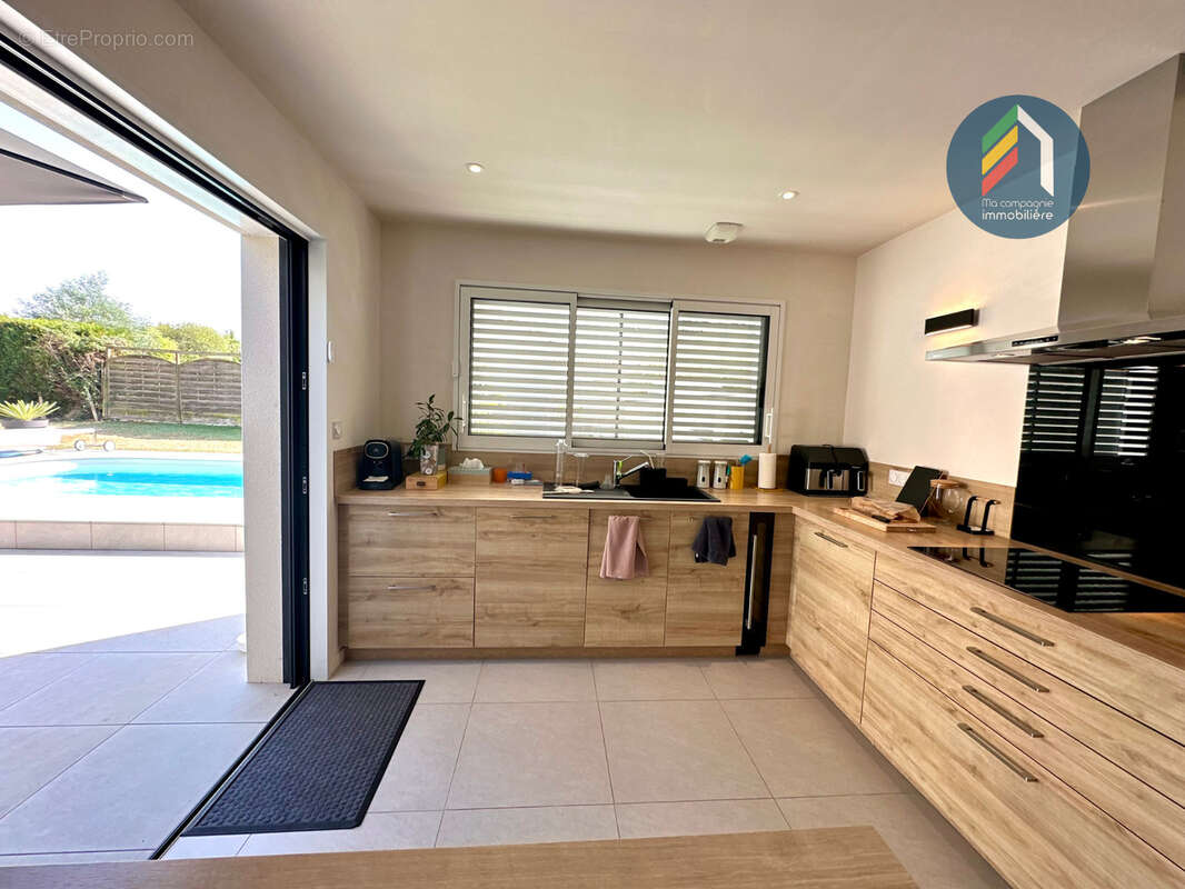 Maison à LES HERBIERS